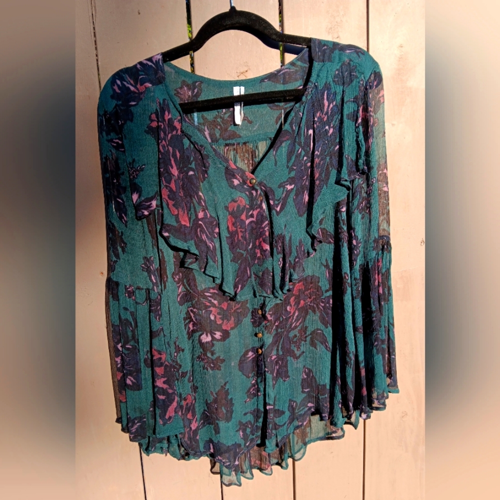 Anthropologie Feather Bone Romantic Blouse with bell sleeves, Size S